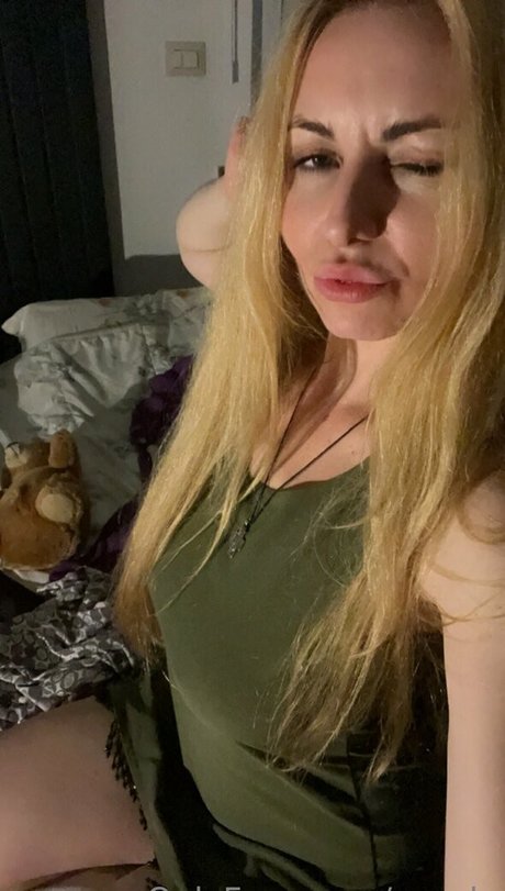 Ascolu NFT star nude picture