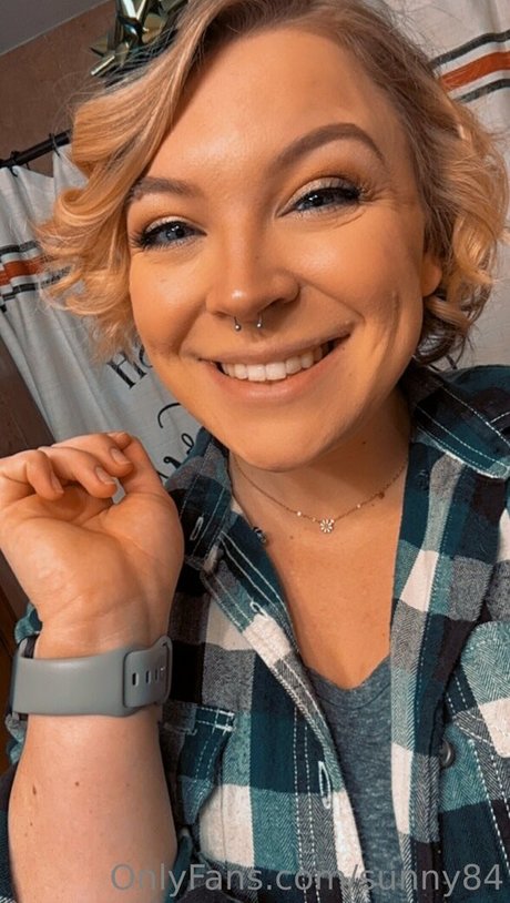 sunny84 nudes star images