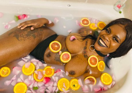 crushvelvet top model image