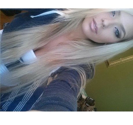 Anais Rizzo beautiful pornstar pics