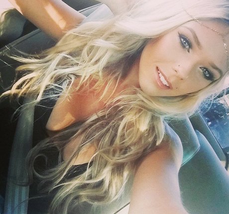 Anais Rizzo perfect model images