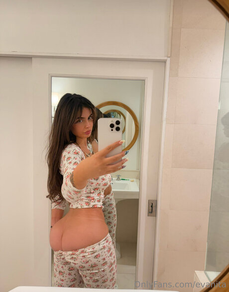 evanita erotic model photo