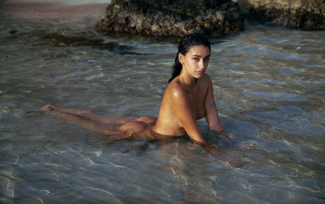 Carla Guetta naked model gallery