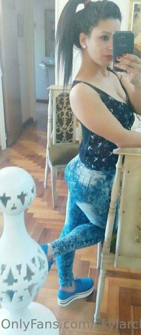 skylarcharm pornstar free photos