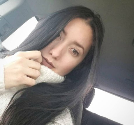 leahshines erotic actress pic