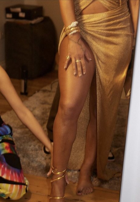 Alex Scott star exclusive pics