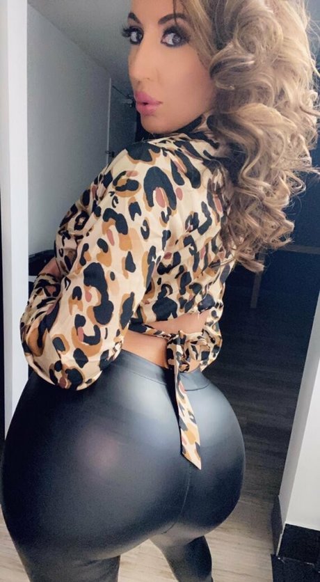 richelleryan star hd photo