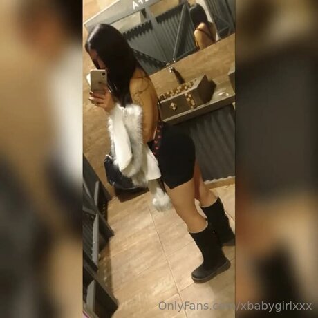 Xbabygirlxxx model top image