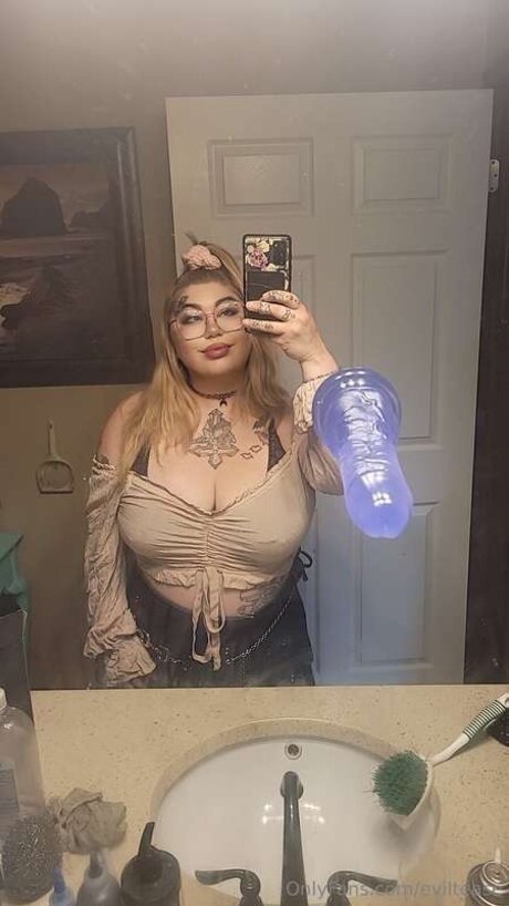 Eviltease pornstar img