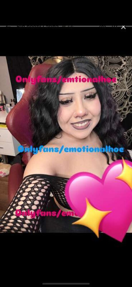 Emotionalhoe naked pornstar archive