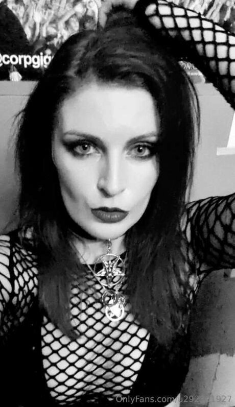 U292301927 nice star picture