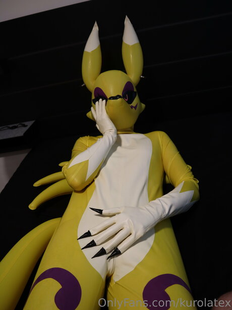 Kurolatex naked model pics