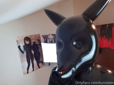 Kurolatex perfect actress pictures