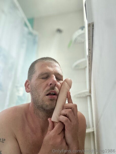 Daddyking1986 hot star photo