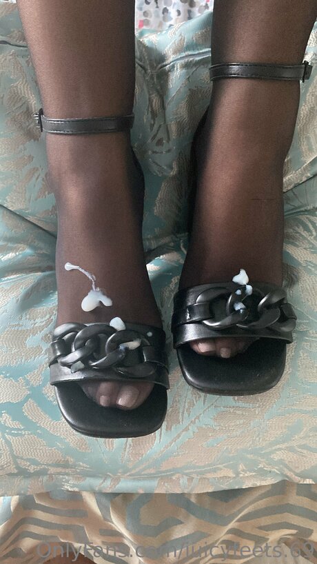 Juicyfeets 69 model top photos