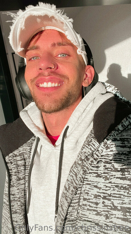 Chrissinsfree profile pic