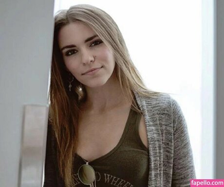 Amymarie Gaertner star art pics