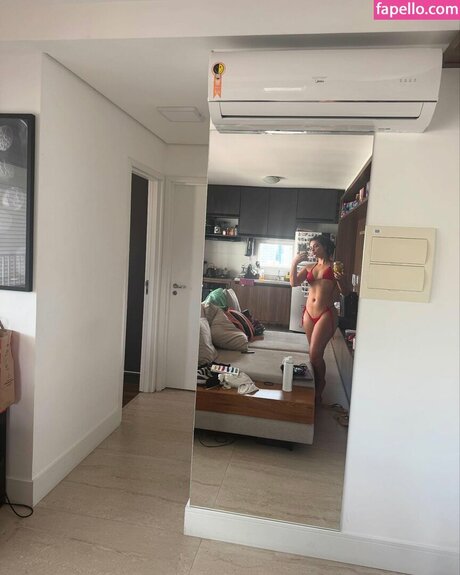 Menina Veneno pretty star pics