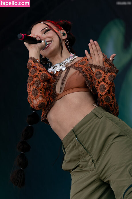 Nina Chuba art star img