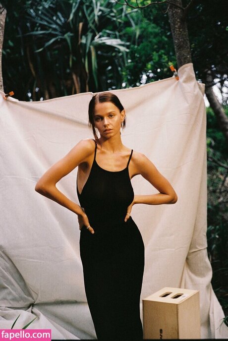 Chloe Campbell adult actress img