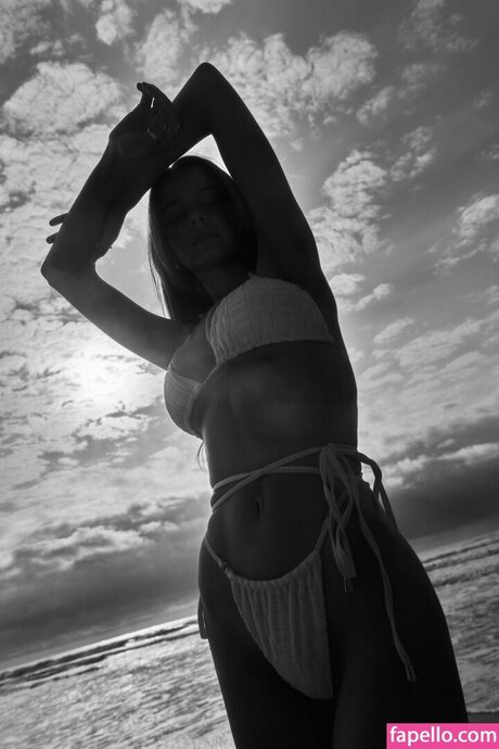 Chloe Campbell naked star pics