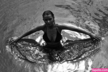 Chloe Campbell beautiful actress img