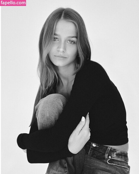 Chloe Campbell perfect model picture