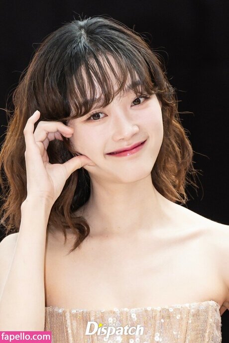 Lee Yoo Mi naked pornstar pics