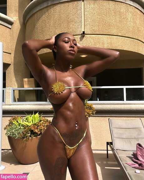 Jordanne Deveaux model erotic img