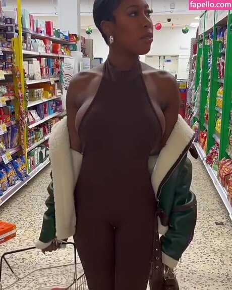 Jordanne Deveaux model hd image