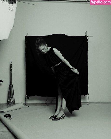 J lia Konrad star top images