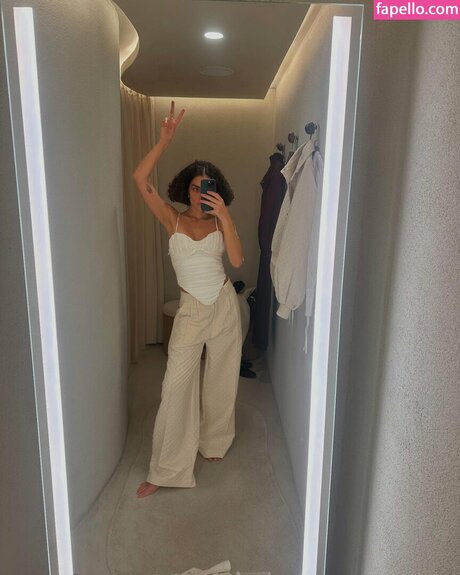 J lia Konrad star high quality picture