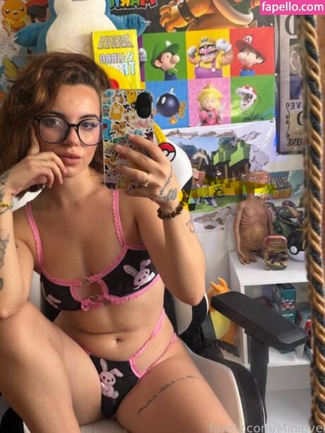 MiniEvee model exclusive archive