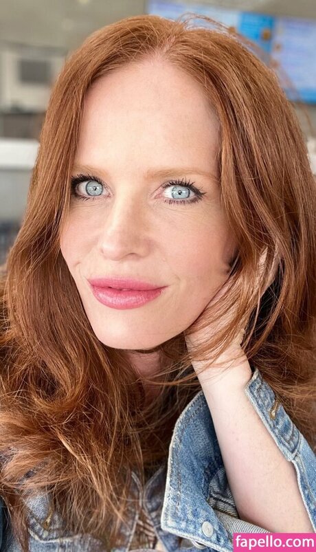 Rebecca Mader pornstar hot gallery
