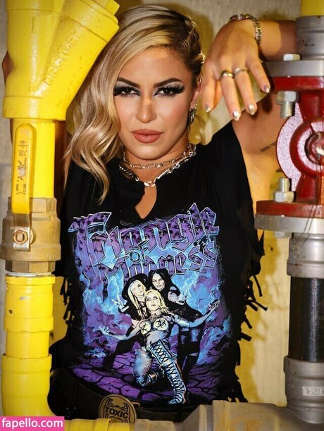 Thekla Kaischauri porn model images