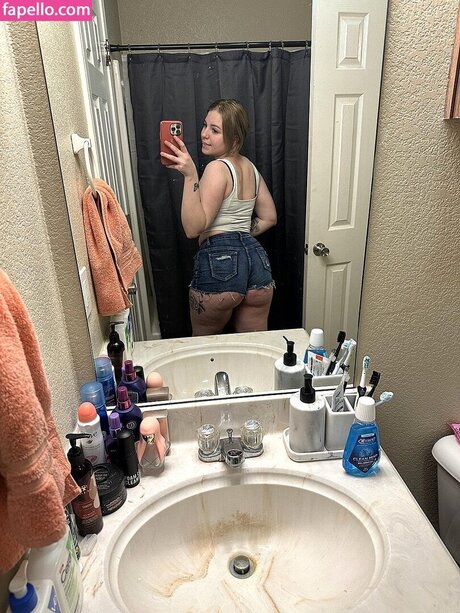 Kayla Bumsy star nude archive