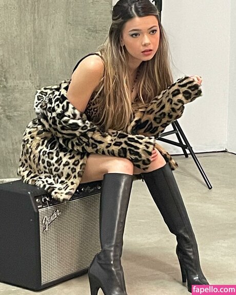 Nikki Hahn model nude photo