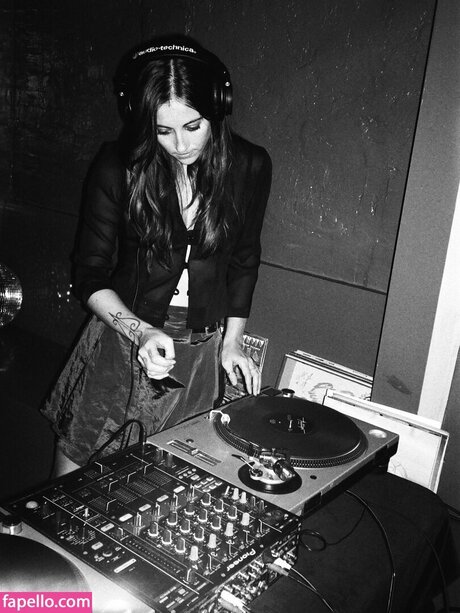 dutch onlyfans hot naked image