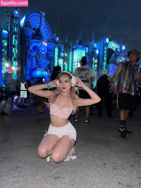 Celia Tran star exclusive images