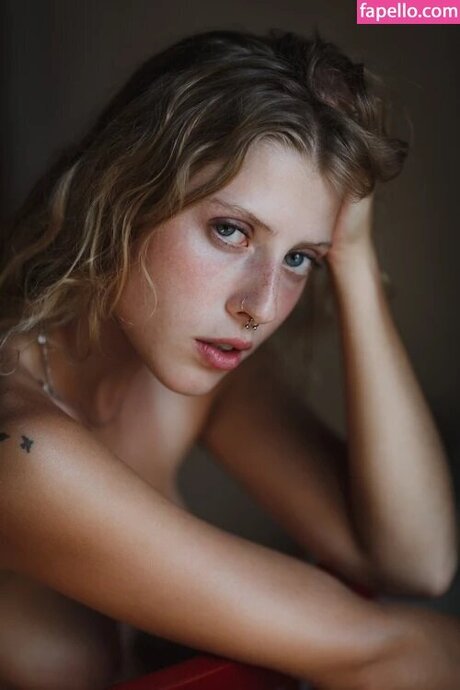 Nastasja Carini hot actress img