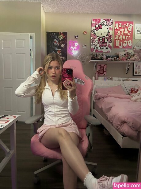 booleahhh model adult photos