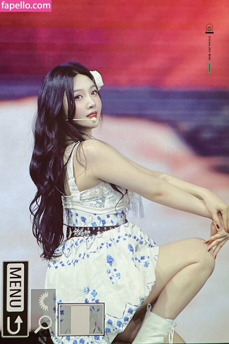 Park Soo young exclusive star photo