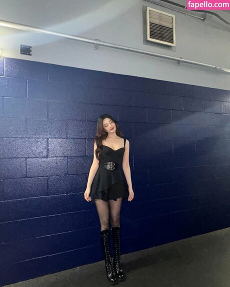 Park Soo young star nude photos