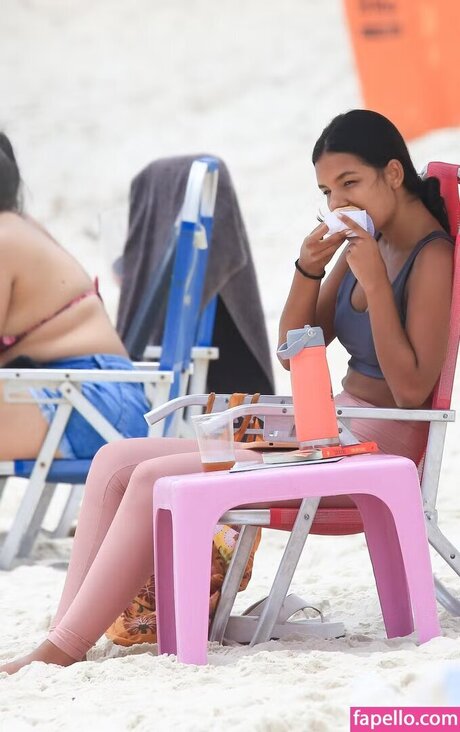 Mell Muzzillo model hd photo