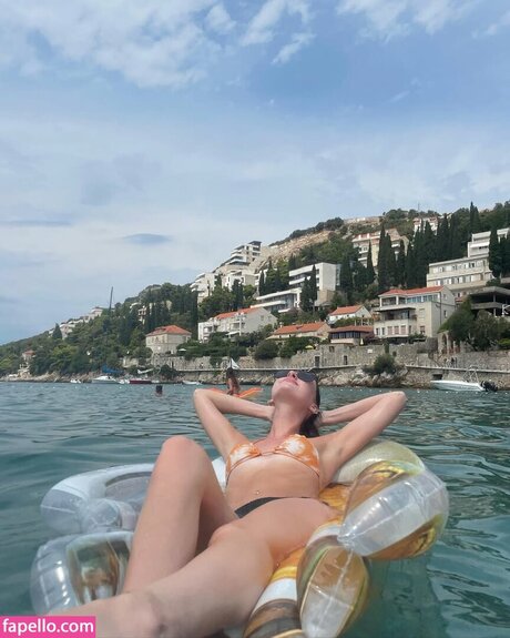 oliviarcox model art images