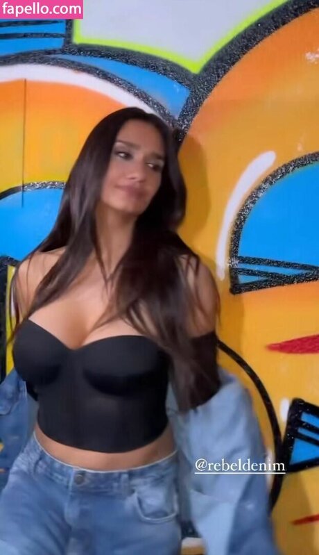 Momi Giardina art star img