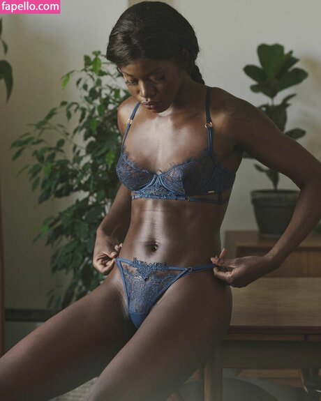 Naomi Nash xxx star image