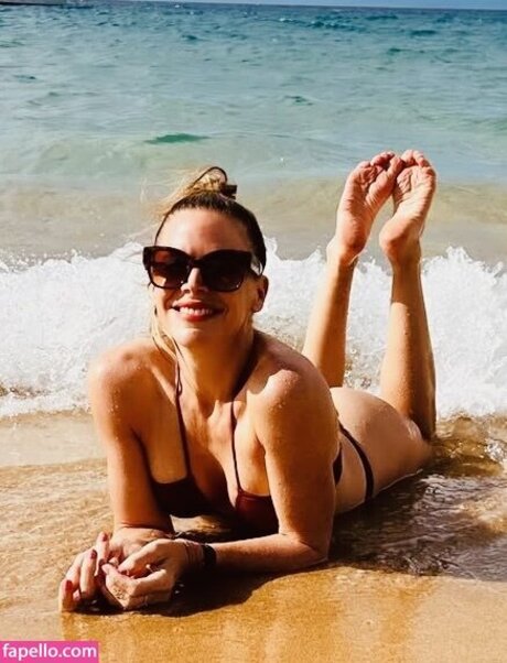 Karen Cliche beautiful actress galleries