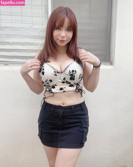 Michelle Mondragon model hot picture