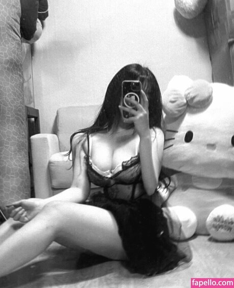 soooyaee nude star photo